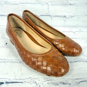 Brioso Mera Woven Leather Block Pumps intrecciato 6 Cinnamon Brown $140
